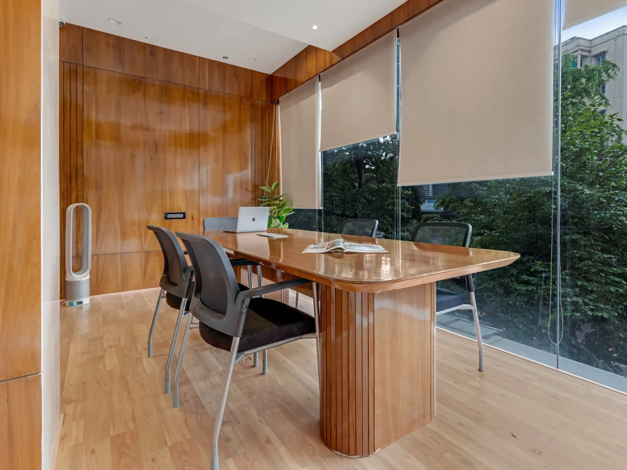 Executive Boardroom photo 4